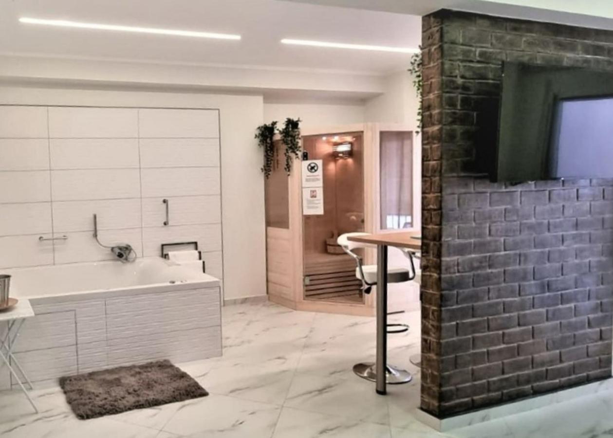Romantic Deluxe Svite Wise Jacuzzi And Sauna Athén Kültér fotó