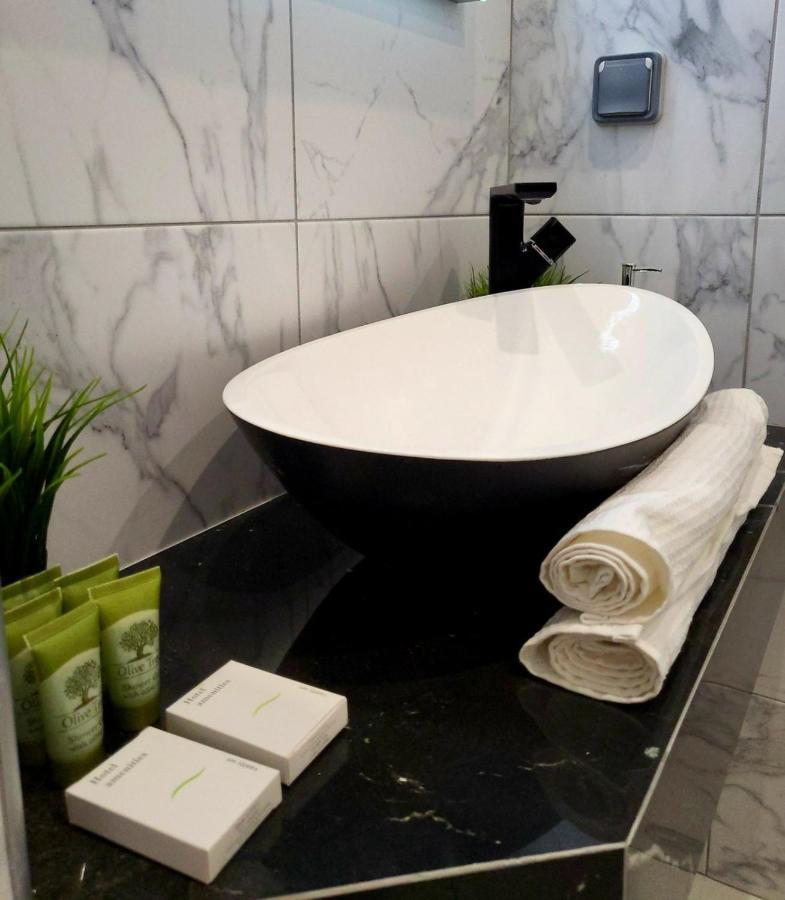 Romantic Deluxe Svite Wise Jacuzzi And Sauna Athén Kültér fotó
