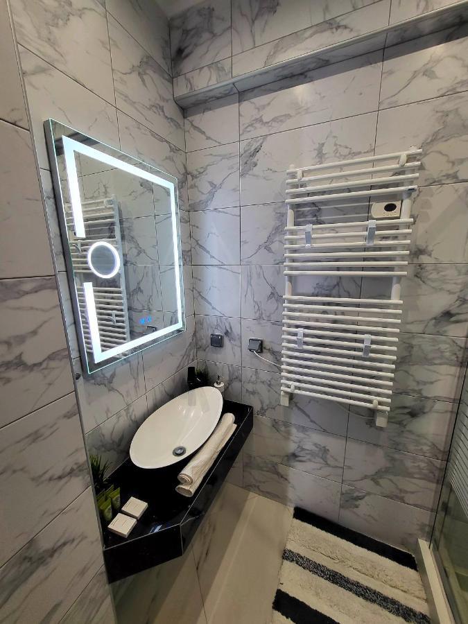 Romantic Deluxe Svite Wise Jacuzzi And Sauna Athén Kültér fotó