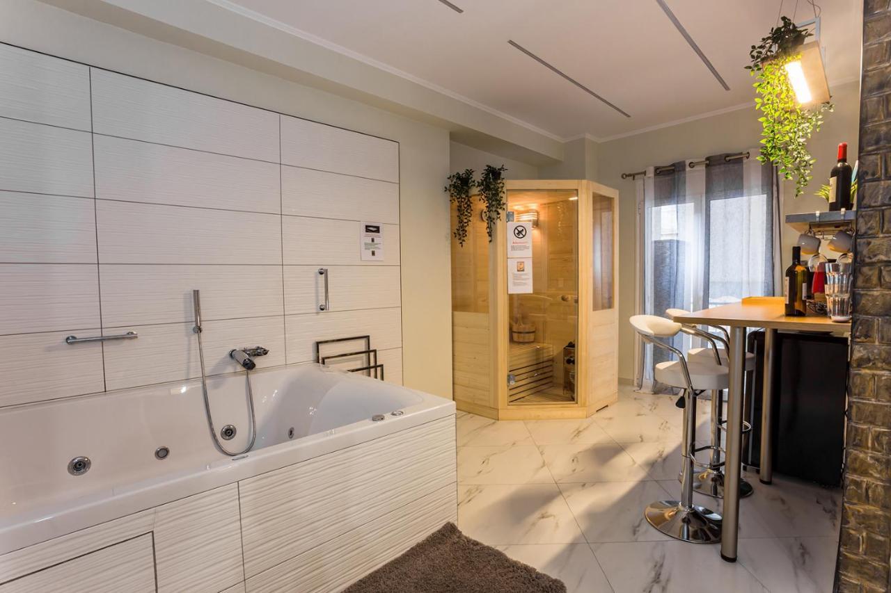 Romantic Deluxe Svite Wise Jacuzzi And Sauna Athén Kültér fotó