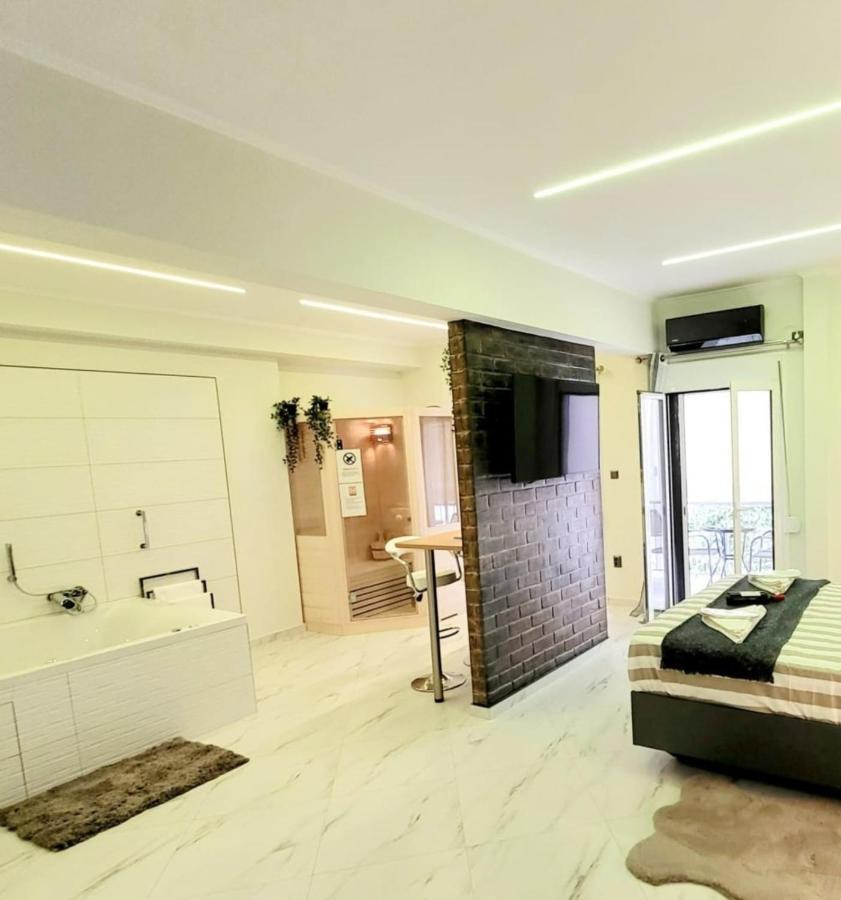 Romantic Deluxe Svite Wise Jacuzzi And Sauna Athén Kültér fotó
